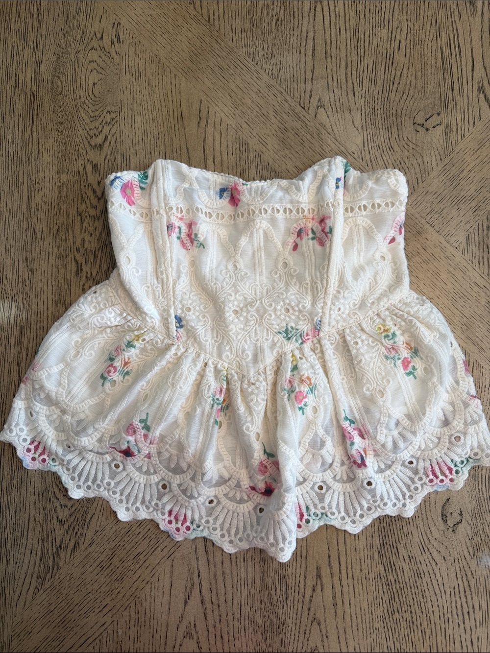 ILLA ILLA White Floral Lace Strapless Crop Top